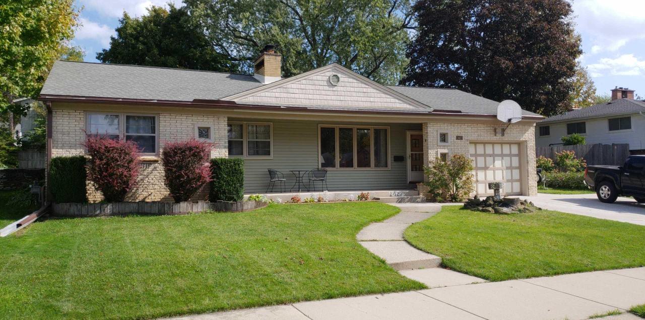 2427 14th Ave, South Milwaukee, WI 53172