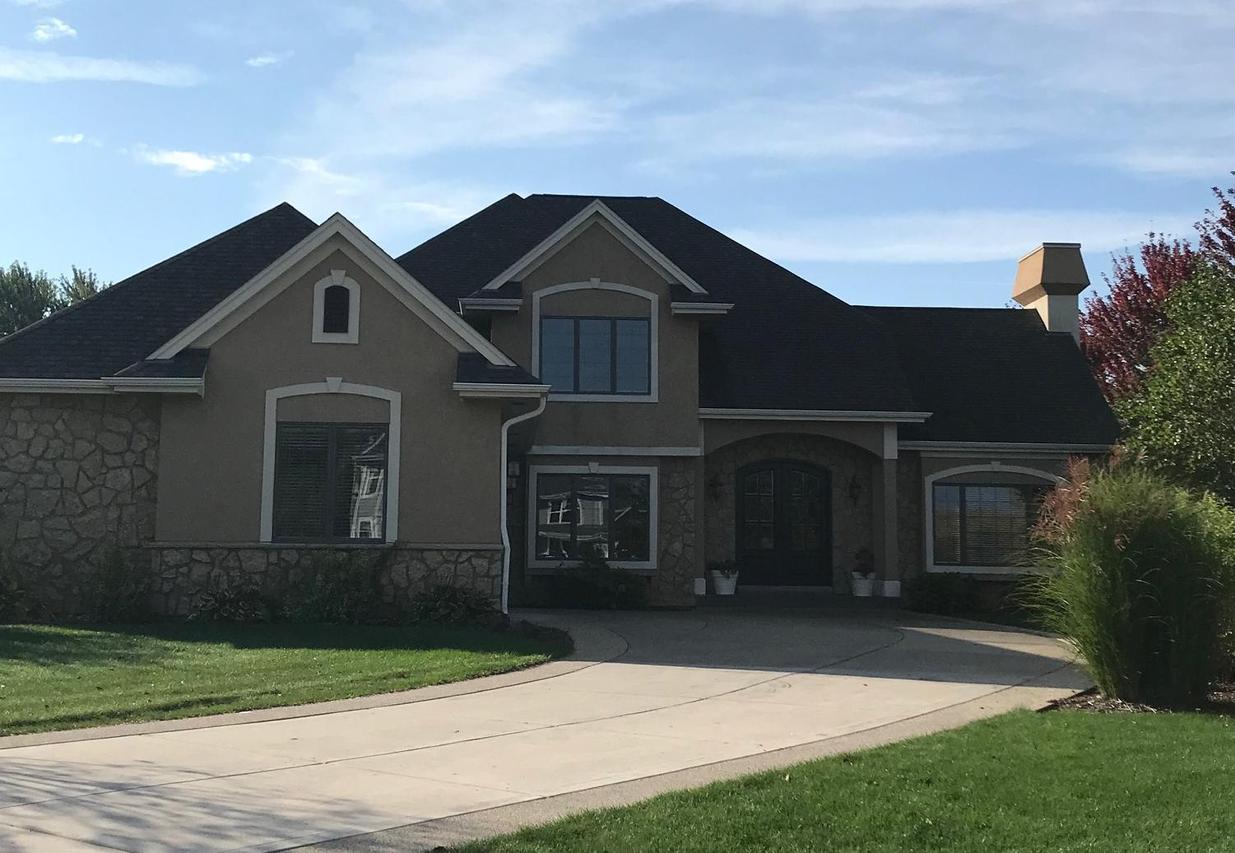 13985 W Jennifer Ct., New Berlin, WI 53151