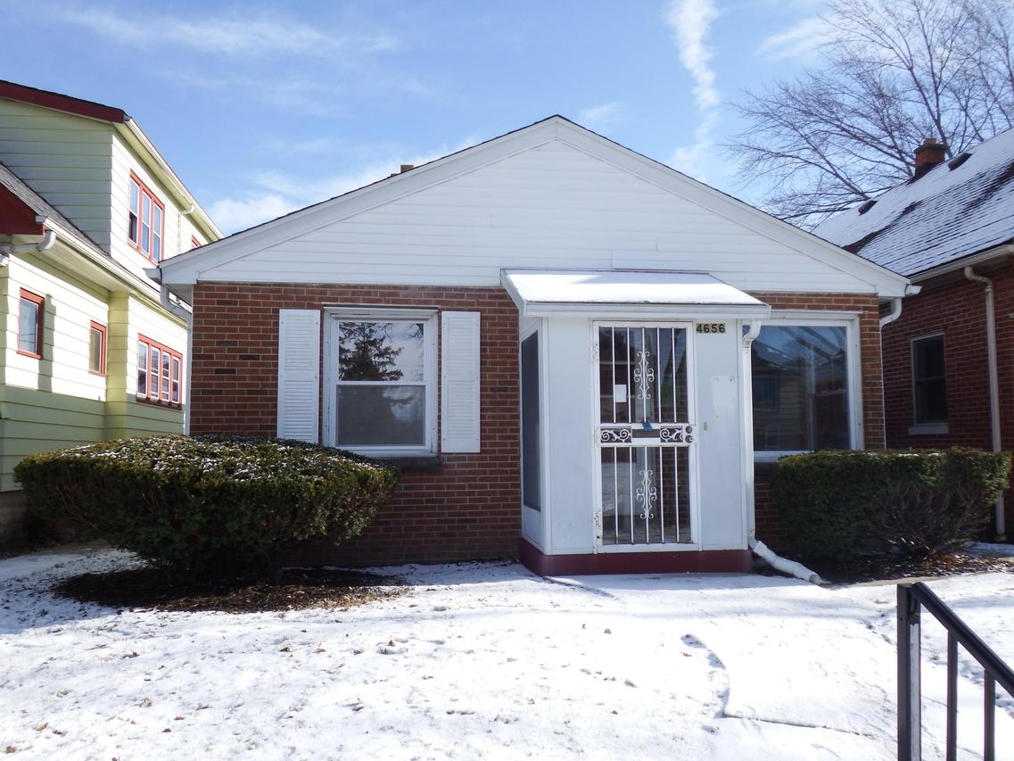 4656 N 42nd St, Milwaukee, WI 53209