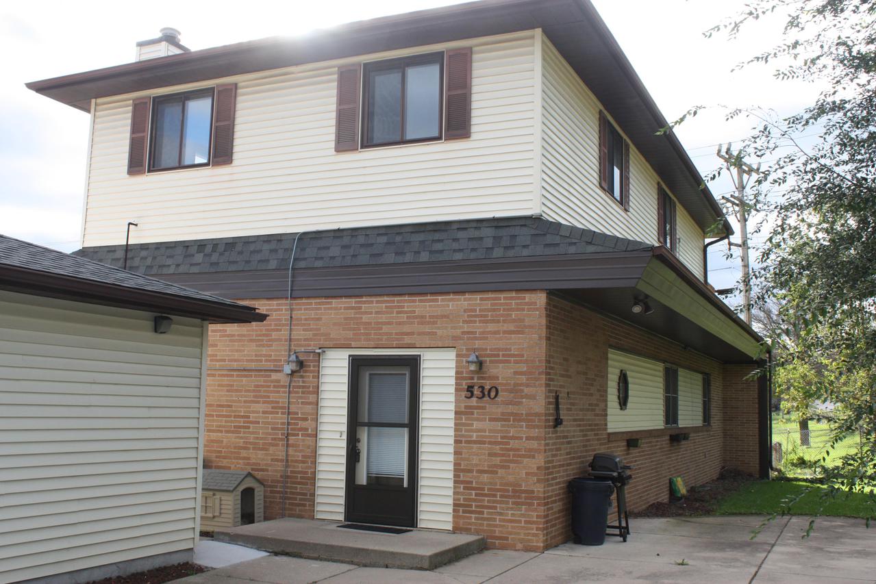 530 Greenmeadow Dr., Waukesha, WI 53188