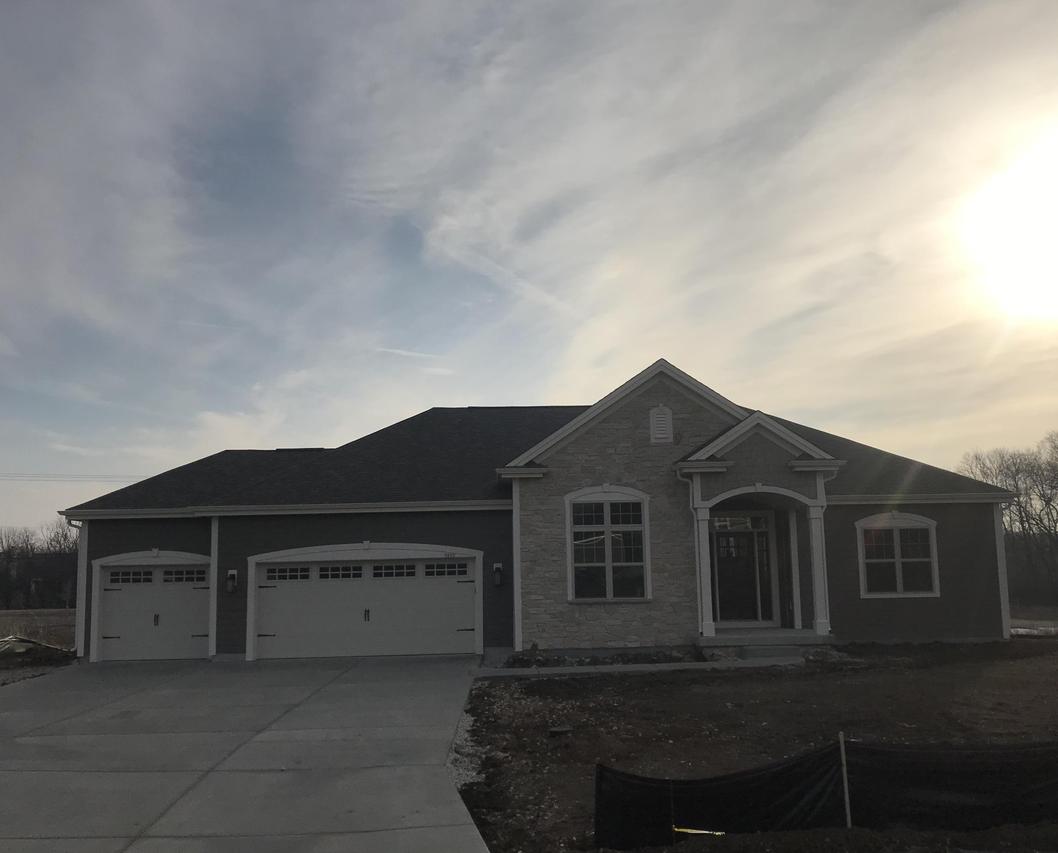 5652 S Foxtail Ct, New Berlin, WI 53151