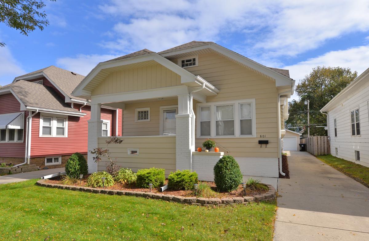 801 West Lawn Ave, Racine, WI 53405