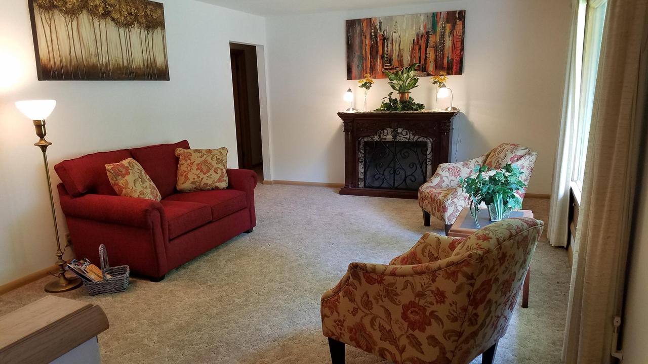 4573 N 107th St., Wauwatosa, WI 53225