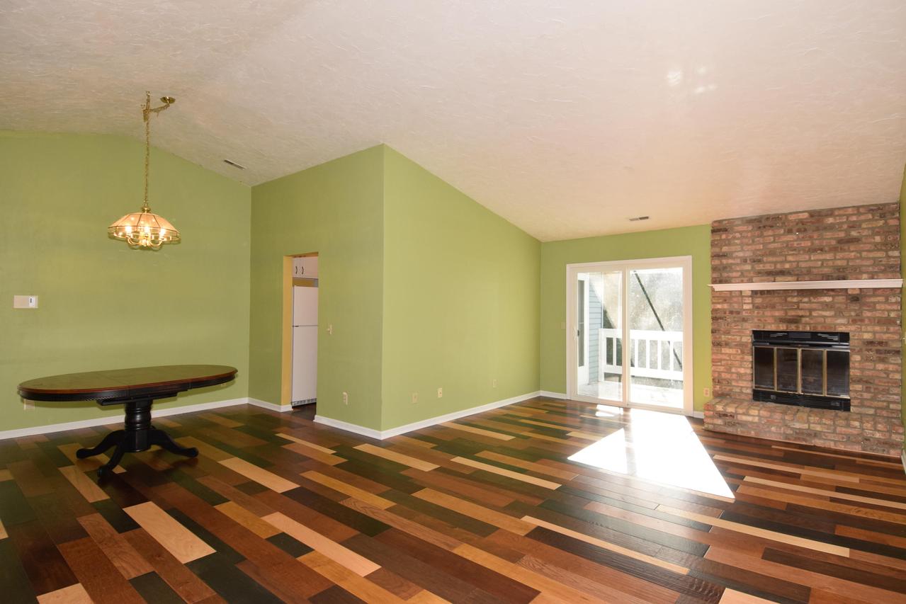 330 Riverview Dr #4, Delafield, WI 53018