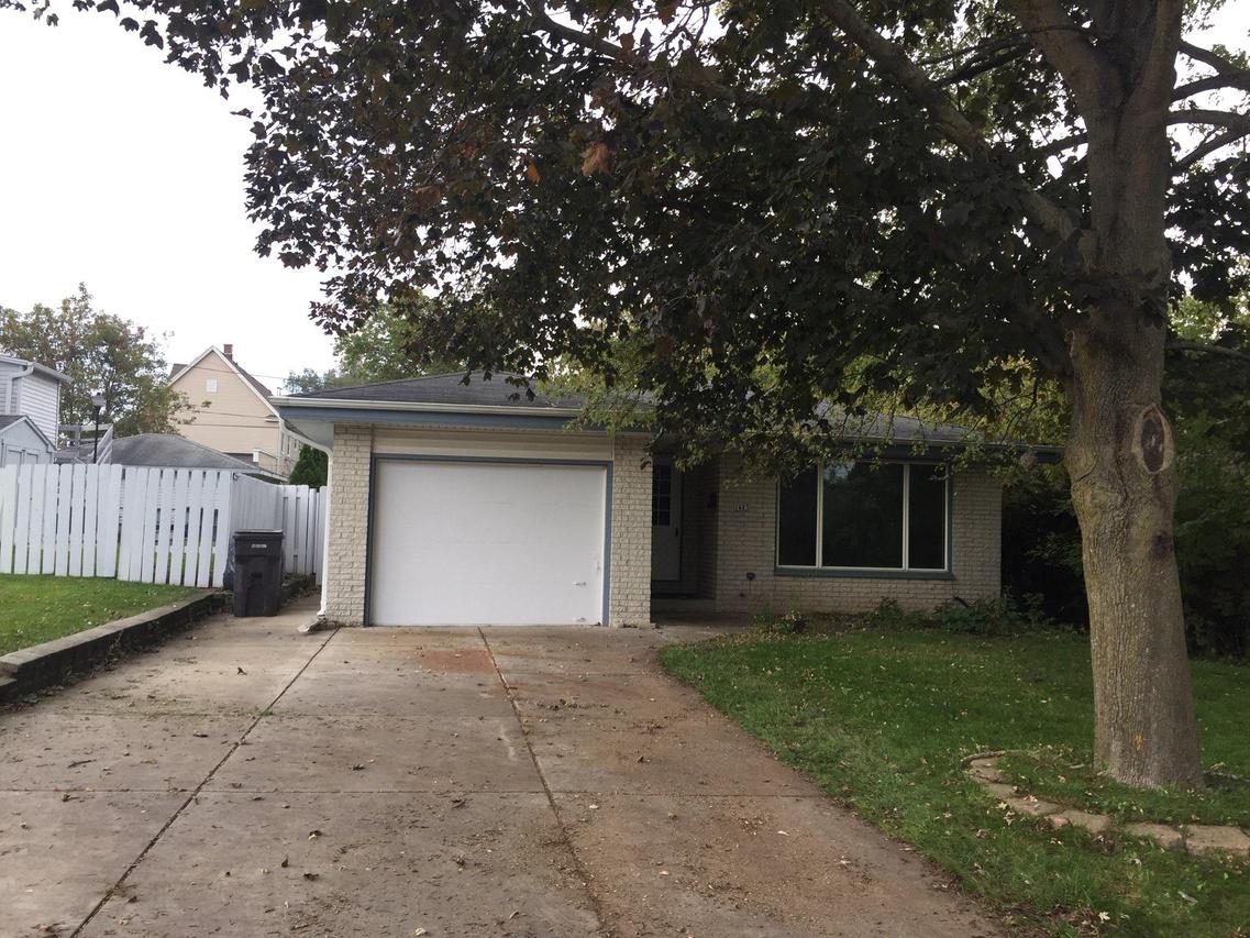 1403 Manitoba Ave, South Milwaukee, WI 53172