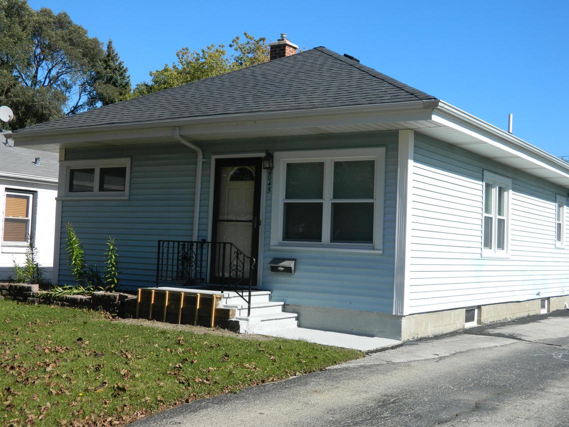 2045 Arthur Ave., Racine, WI 53405