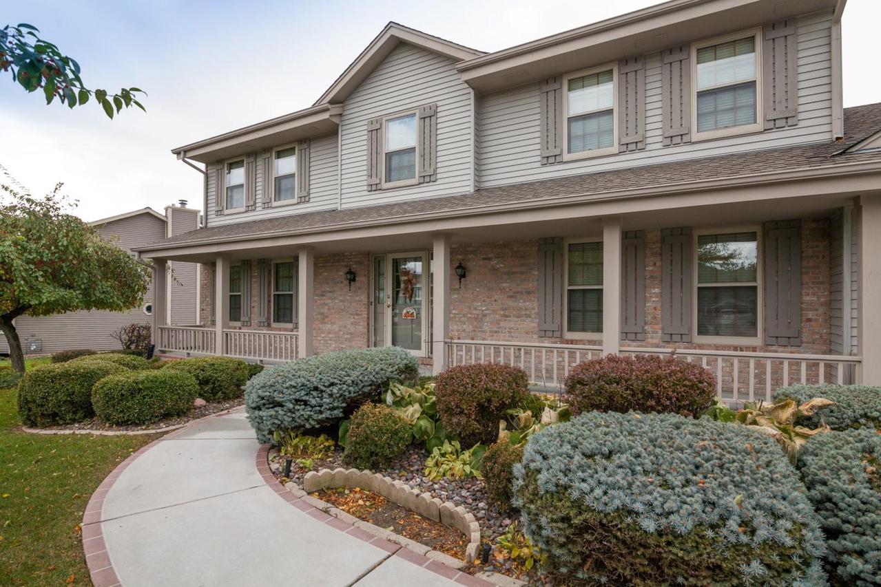 W144N10701 Lincoln Dr, Germantown, WI 53022