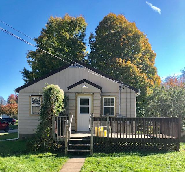 412 Long Coulee Rd., Holmen, WI 54636