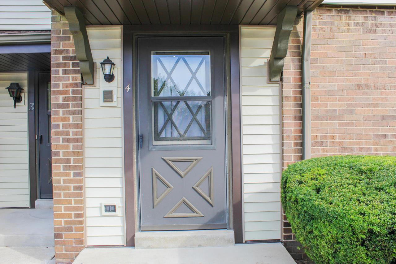 5843 Cambridge Cir #4U, Mount Pleasant, WI 53406
