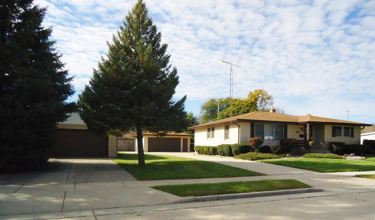 5618 52nd Ave, Kenosha, WI 53144