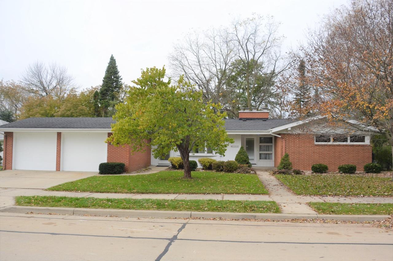 1212 Jefferson St, Racine, WI 53404