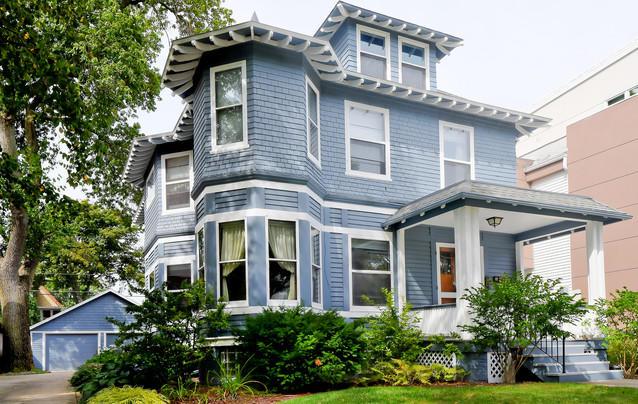2839 N Hackett Ave, Milwaukee, WI 53211
