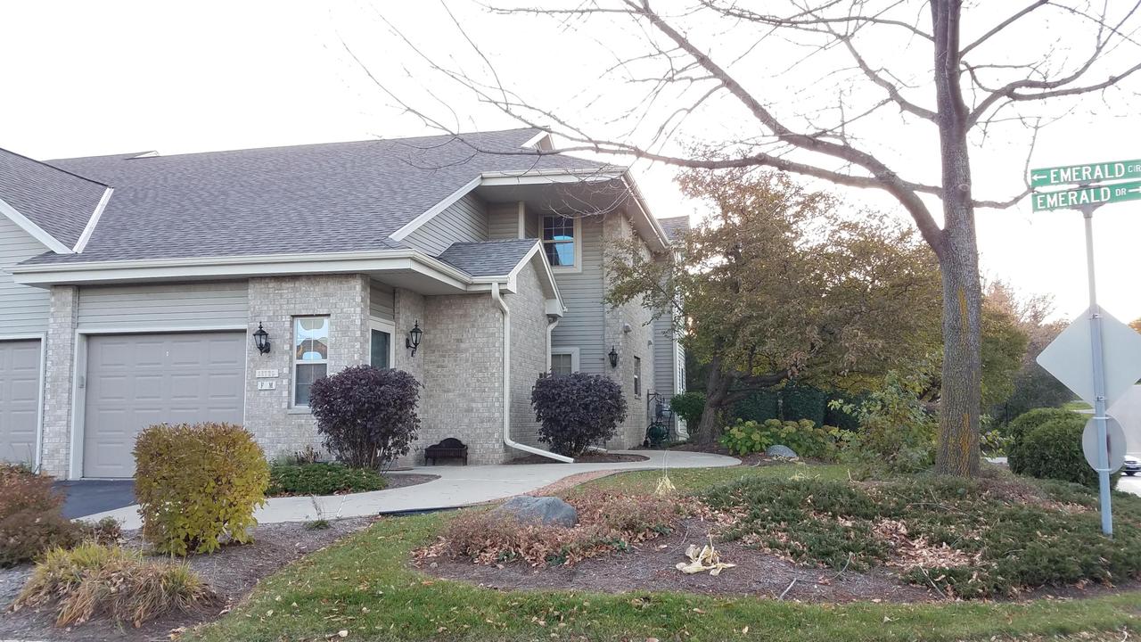 18725 Emerald Cir #M, Brookfield, WI 53045