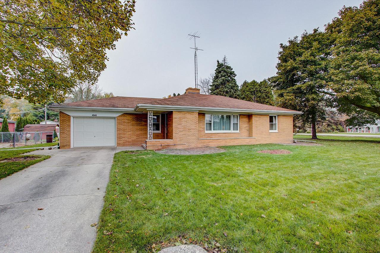 4940 Tanglewood Ave, Caledonia, WI 53402