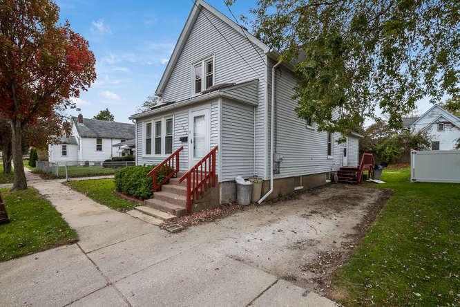 6622 16th Ave, Kenosha, WI 53143