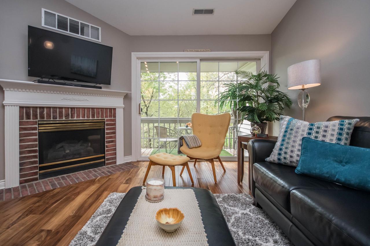 636 Pewaukee Rd #G, Pewaukee, WI 53072