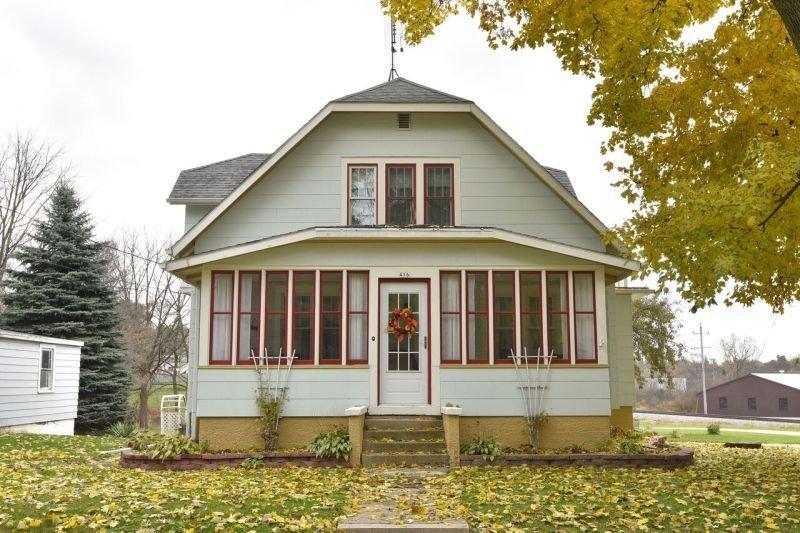 416 Grant St, Hartford, WI 53027