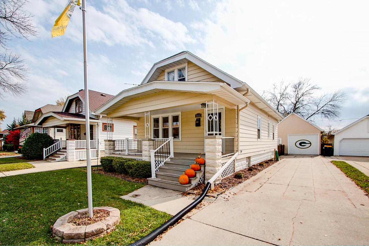 8835 W Orchard St, West Allis, WI 53214