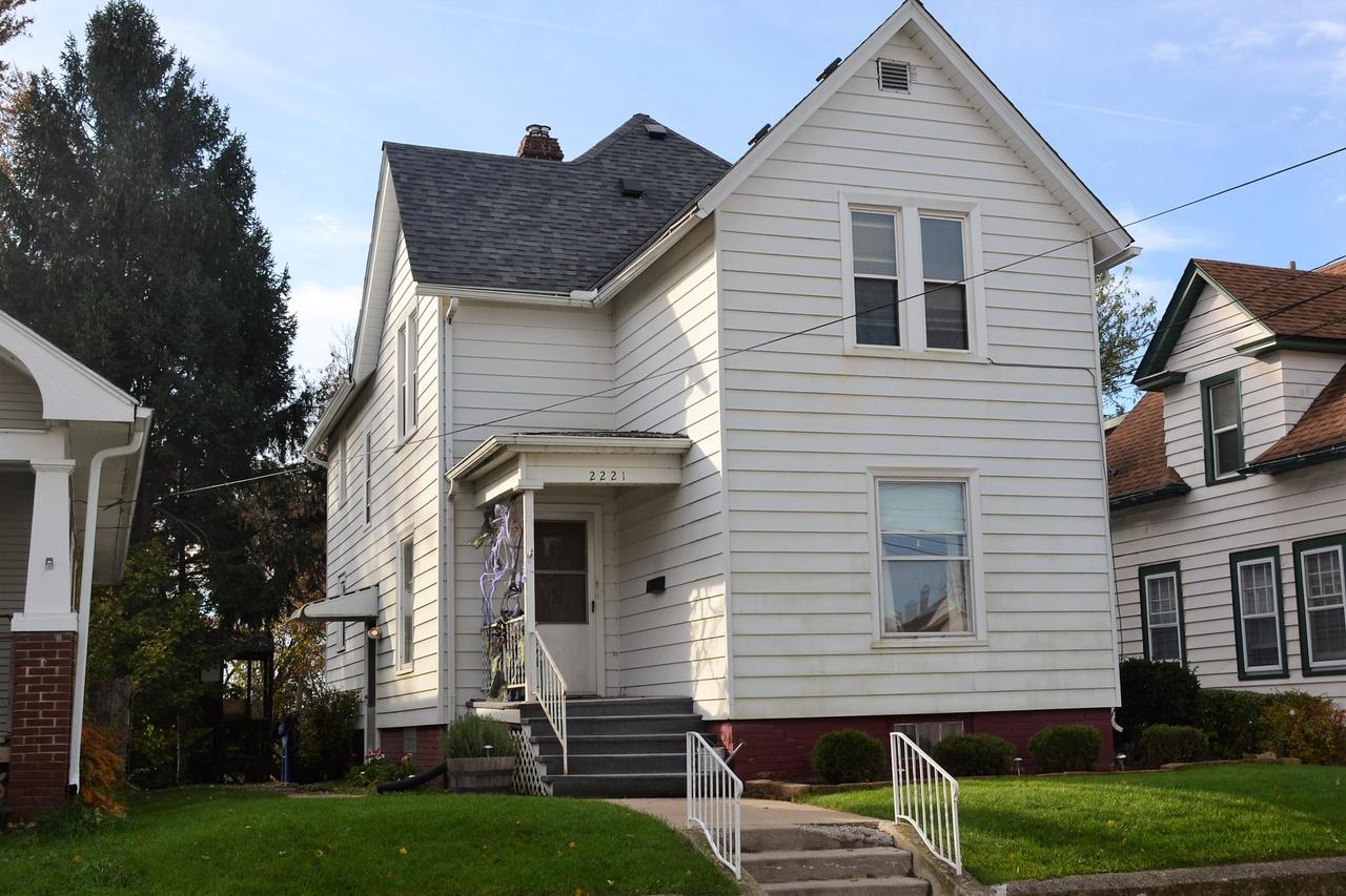 2221 Prospect St, Racine, WI 53404