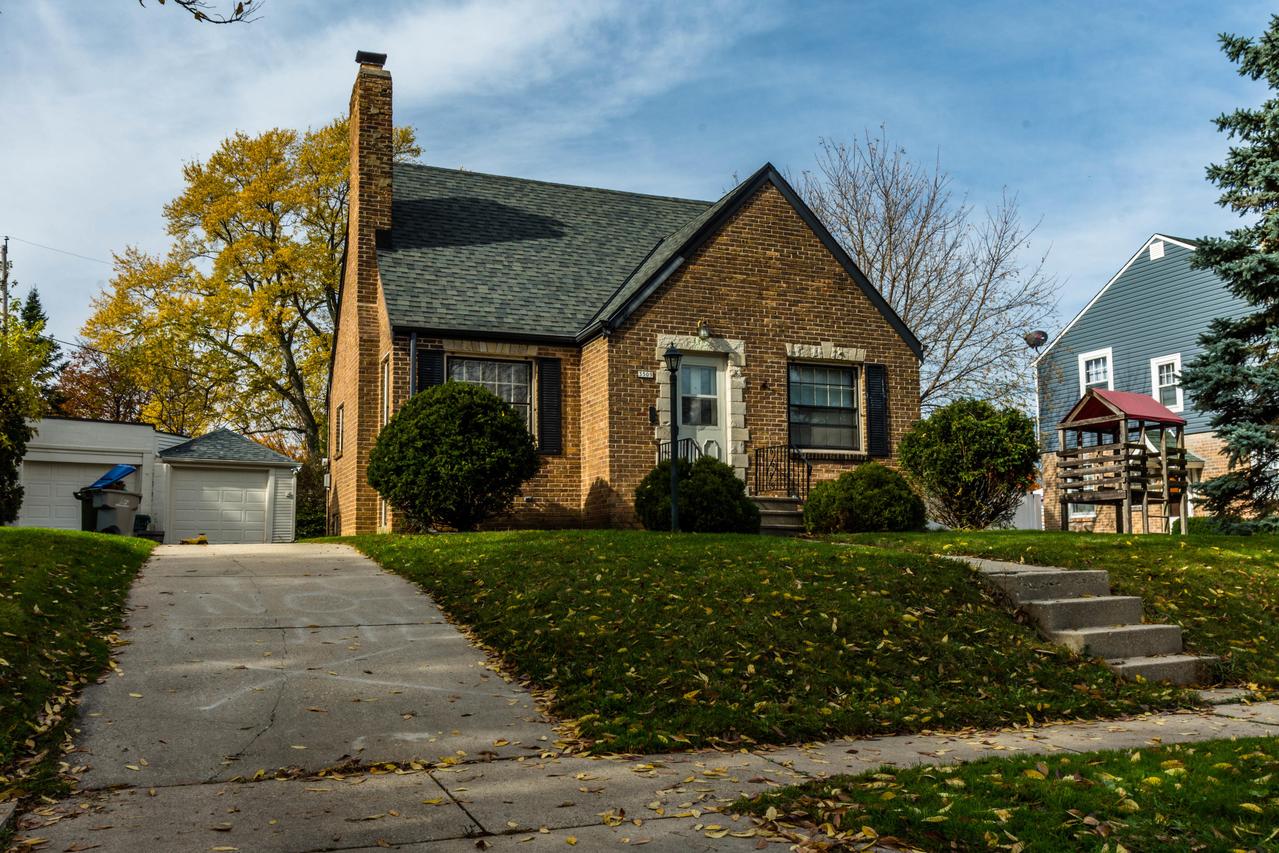 3509 S 57th St, Milwaukee, WI 53220