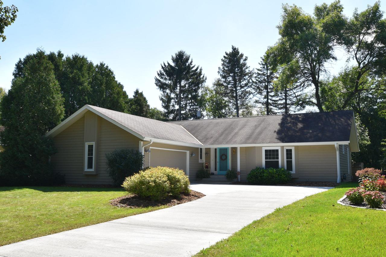 3447 N Menomonee Riv, Wauwatosa, WI 53222