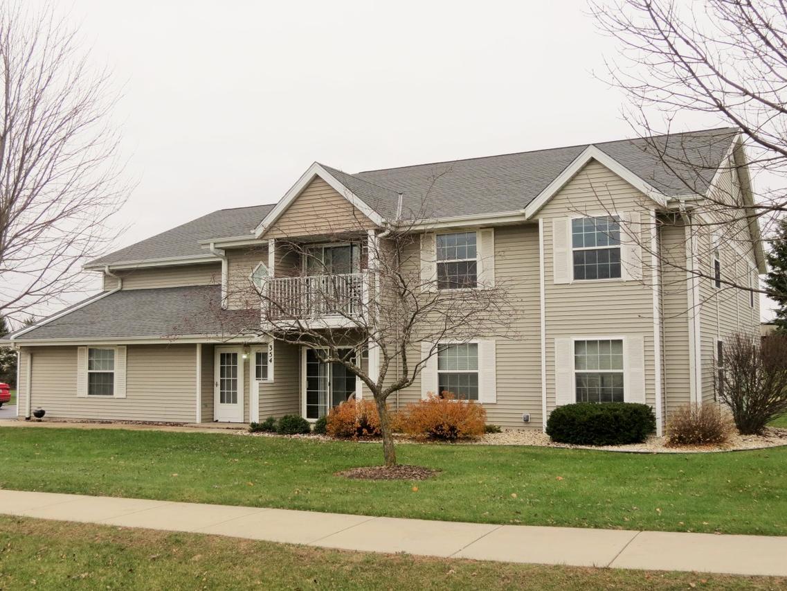 354 Minz Park Cir. #3, West Bend, WI 53095