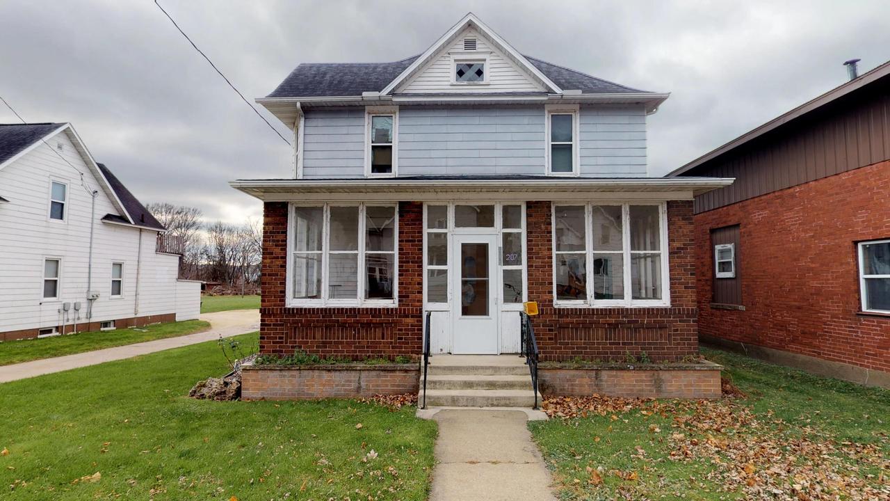 207 N Main St, Cochrane, WI 54622