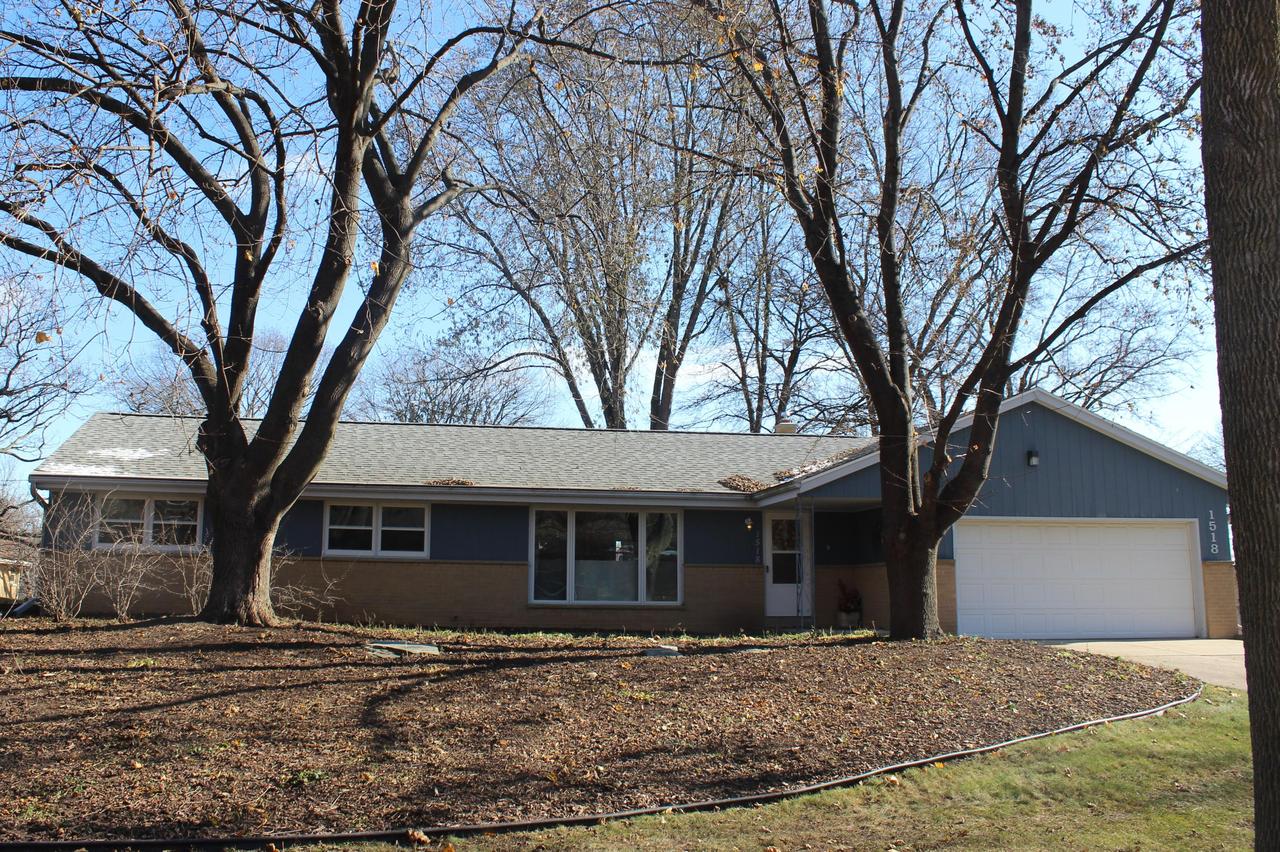 1518 N 119th St, Wauwatosa, WI 53226