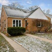 513 E Hampton Rd, Whitefish Bay, WI 53217