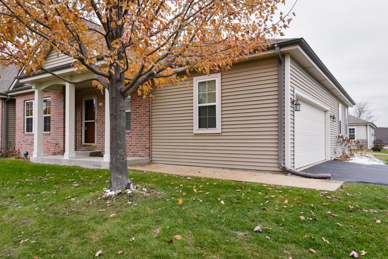 2658 9th Ave, South Milwaukee, WI 53172