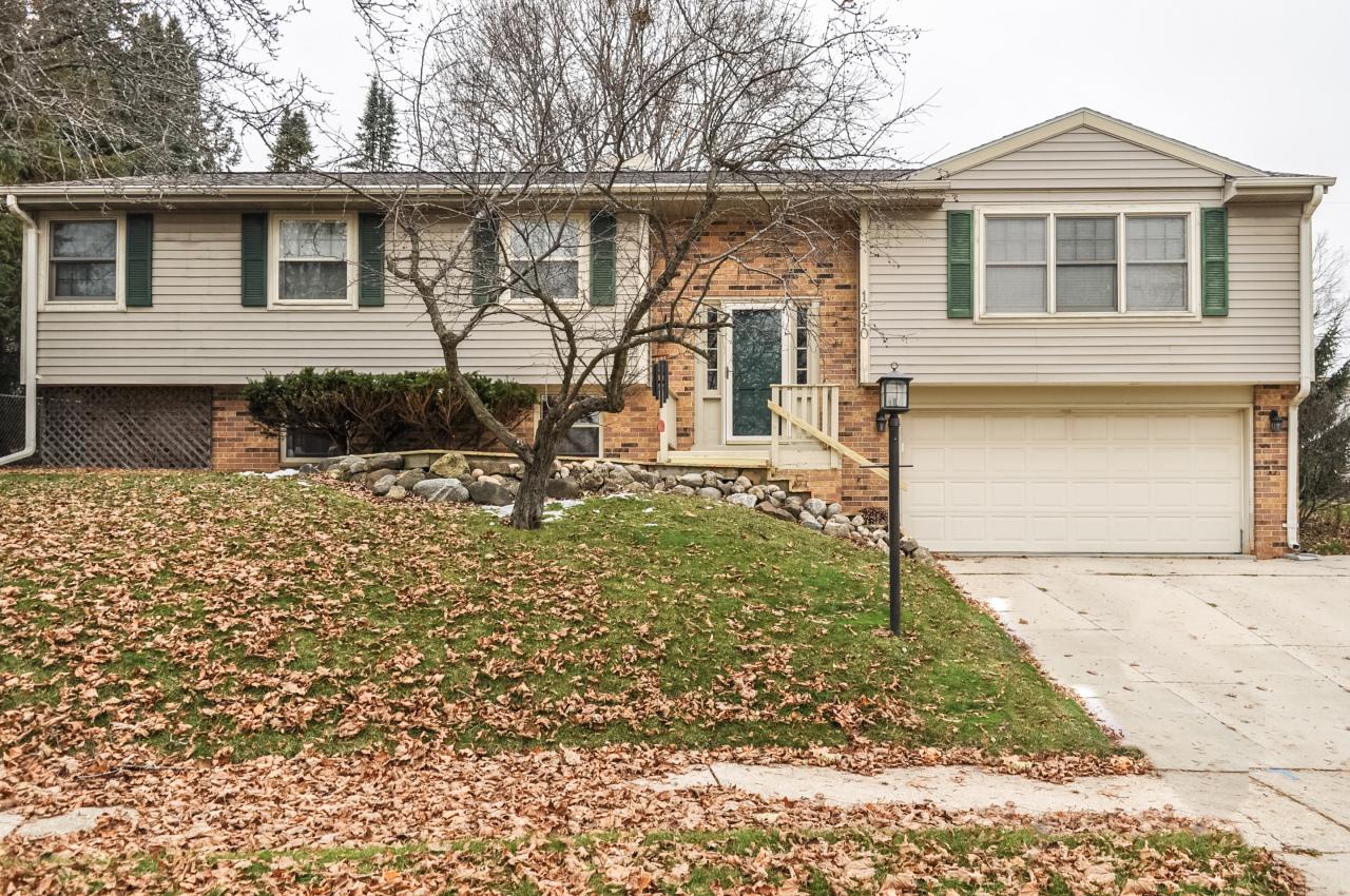 1210 Pear Tree Ct., West Bend, WI 53095