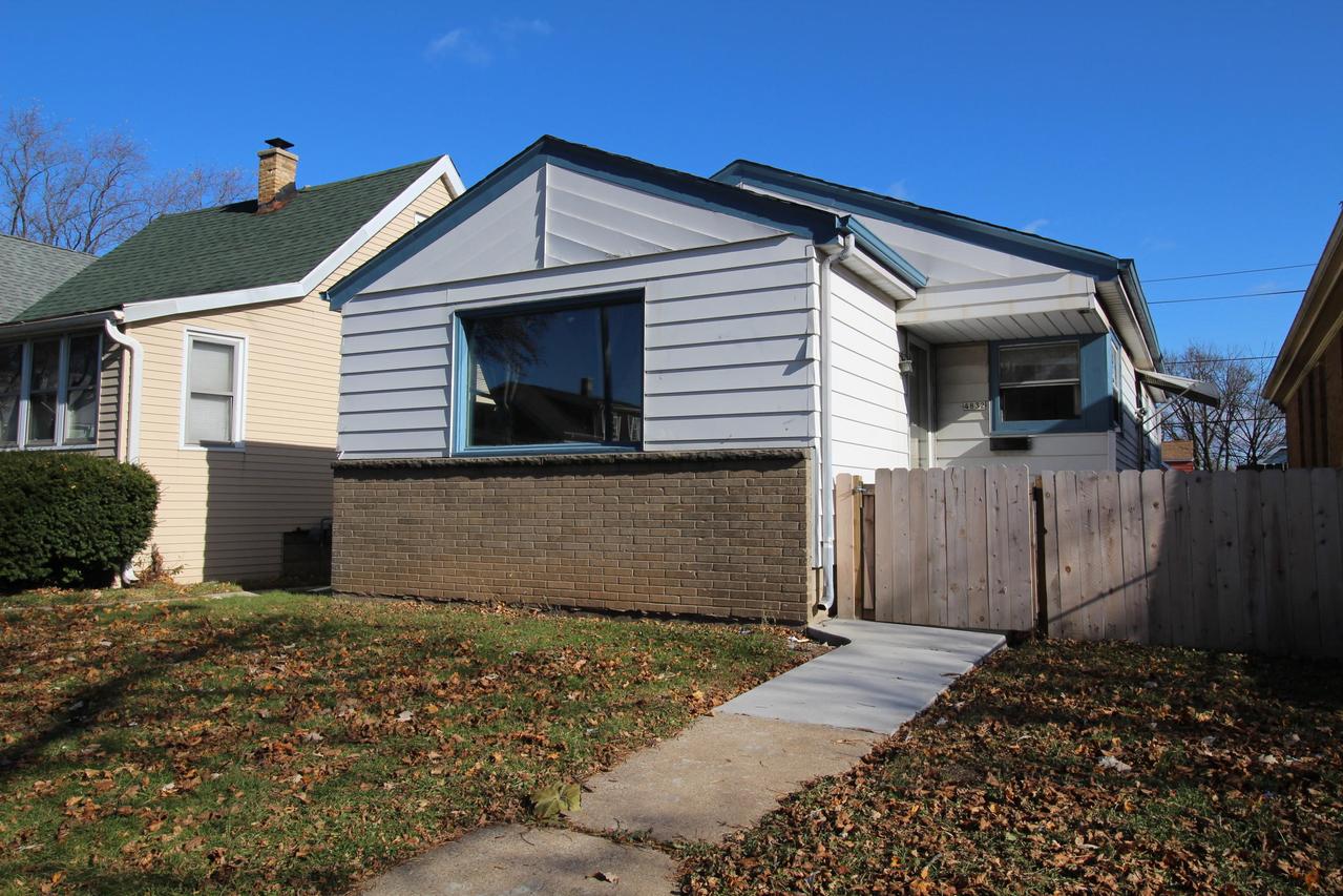 4832 N 37th St, Milwaukee, WI 53209