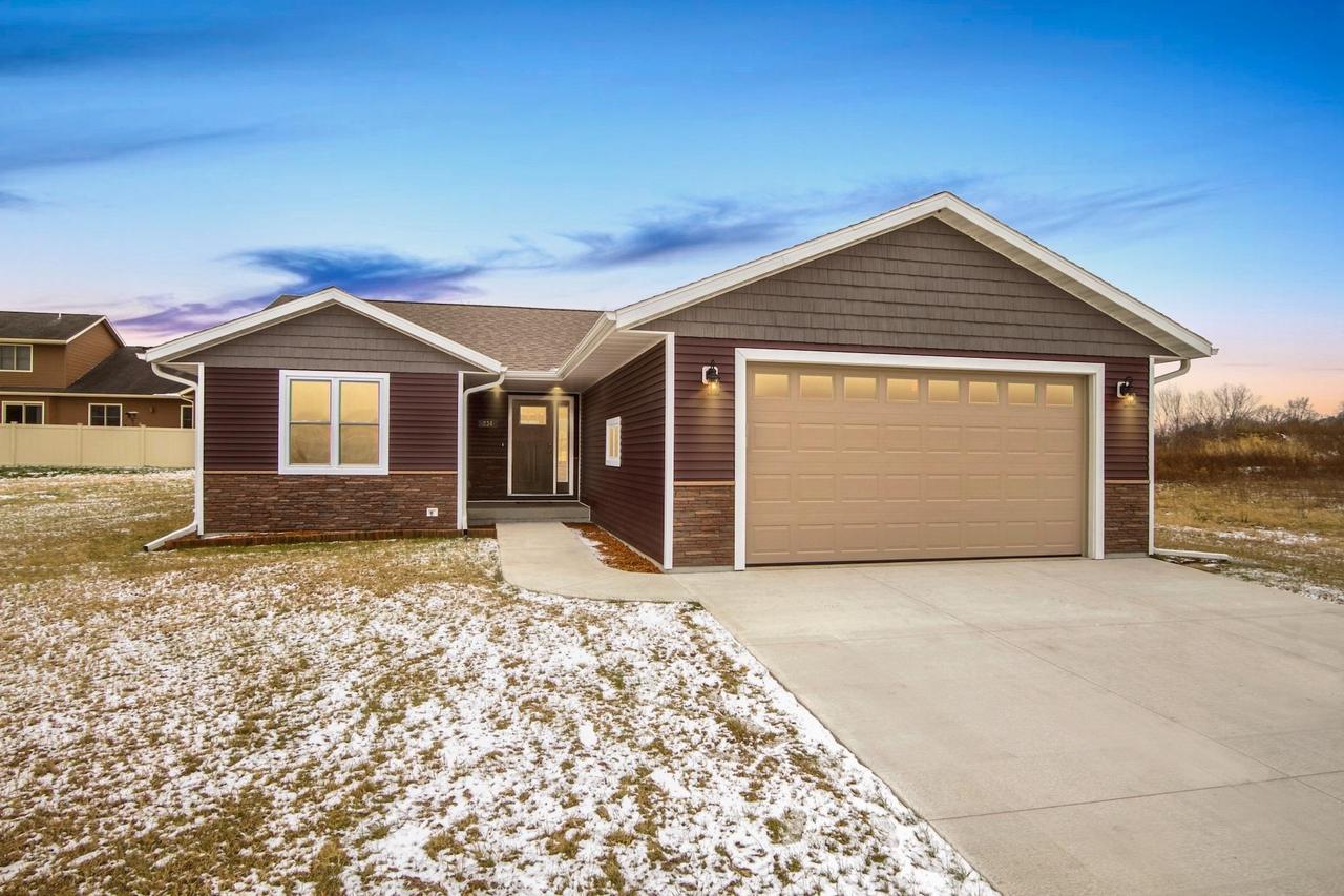 234 Howard Dr, Holmen, WI 54636
