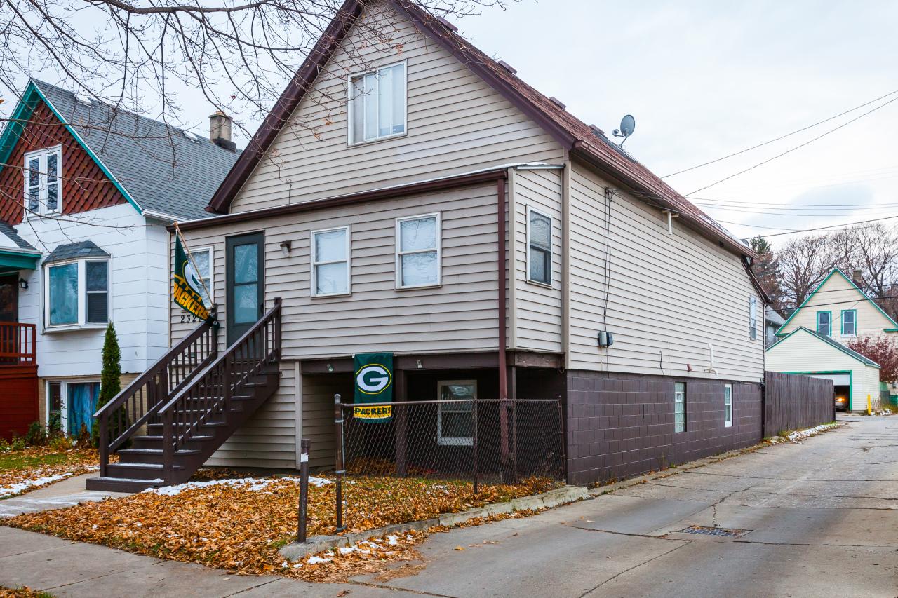 2321 S 19th St, Milwaukee, WI 53215