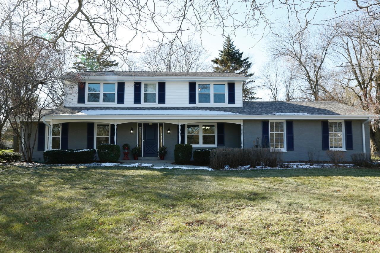 815 E Buttles Pl, Bayside, WI 53217