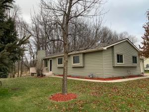 5520 Royal Ave, Hartford, WI 53086