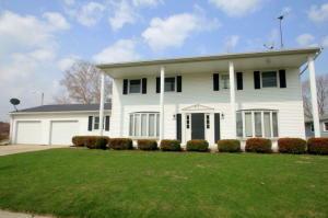 2648 College St #2650, Manitowoc, WI 54220