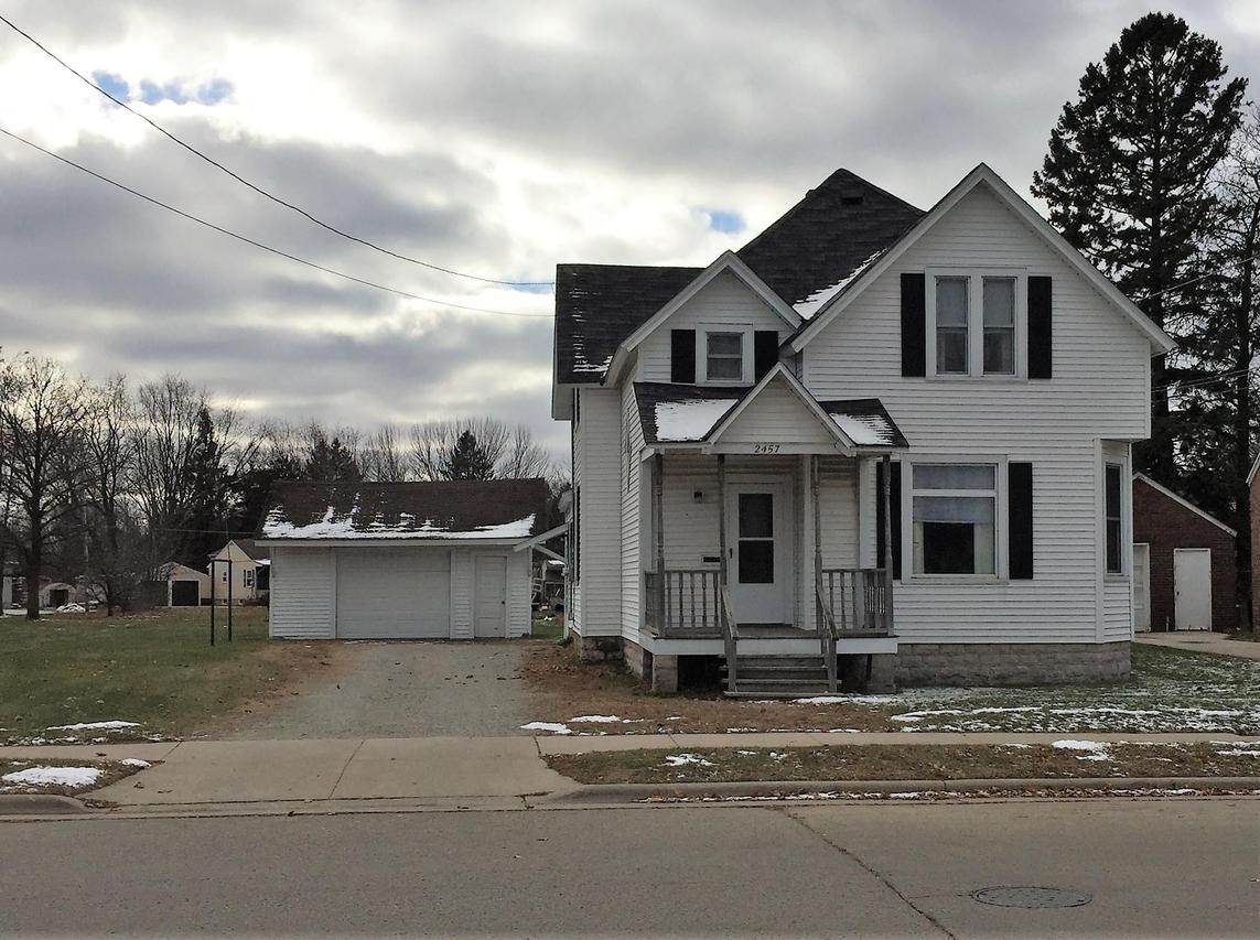 2457 Minnesota St., Marinette, WI 54143