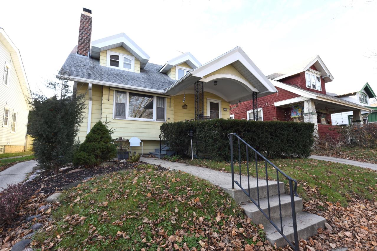 1303 N 45th St, Milwaukee, WI 53208