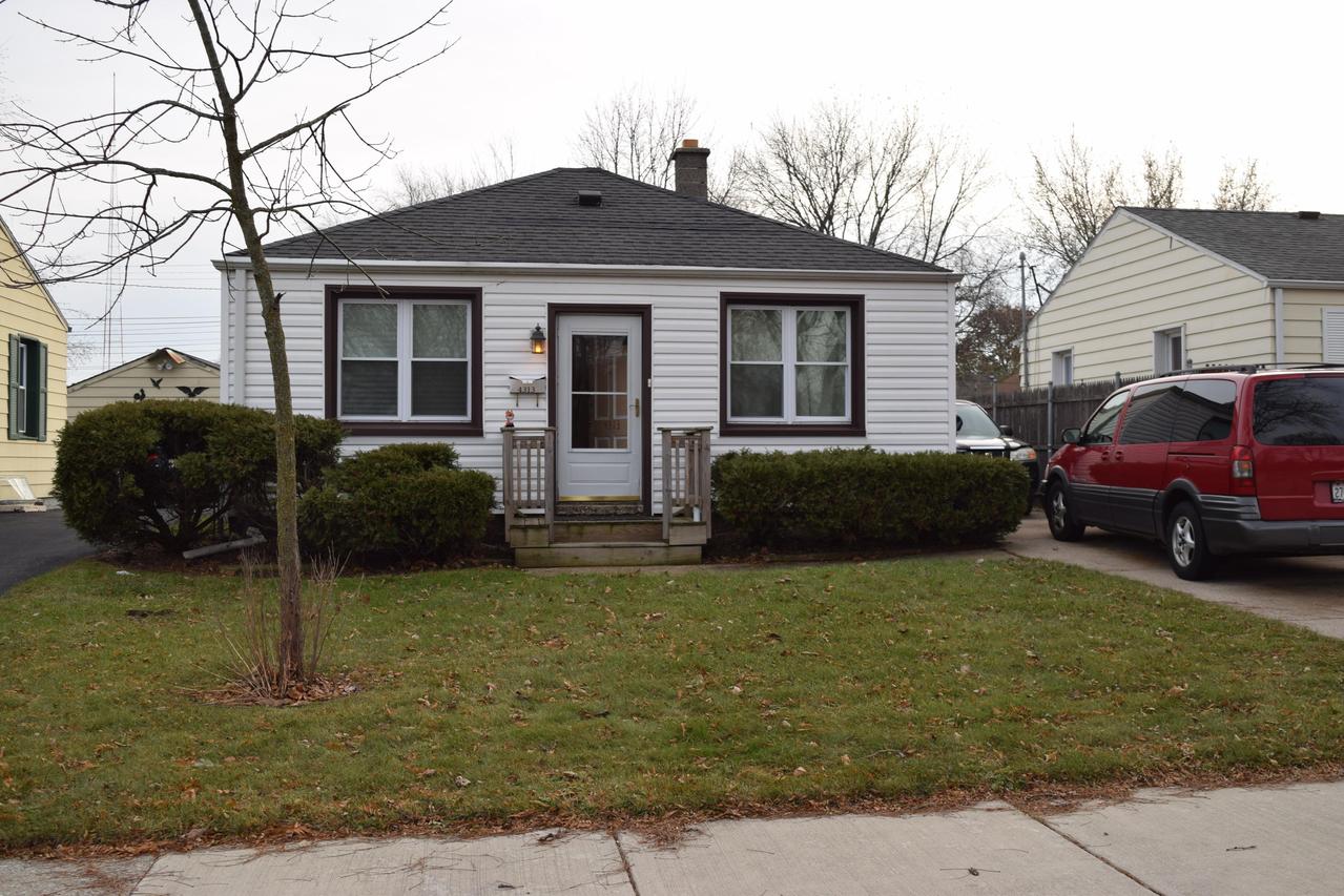 4313 15th St, Racine, WI 53405