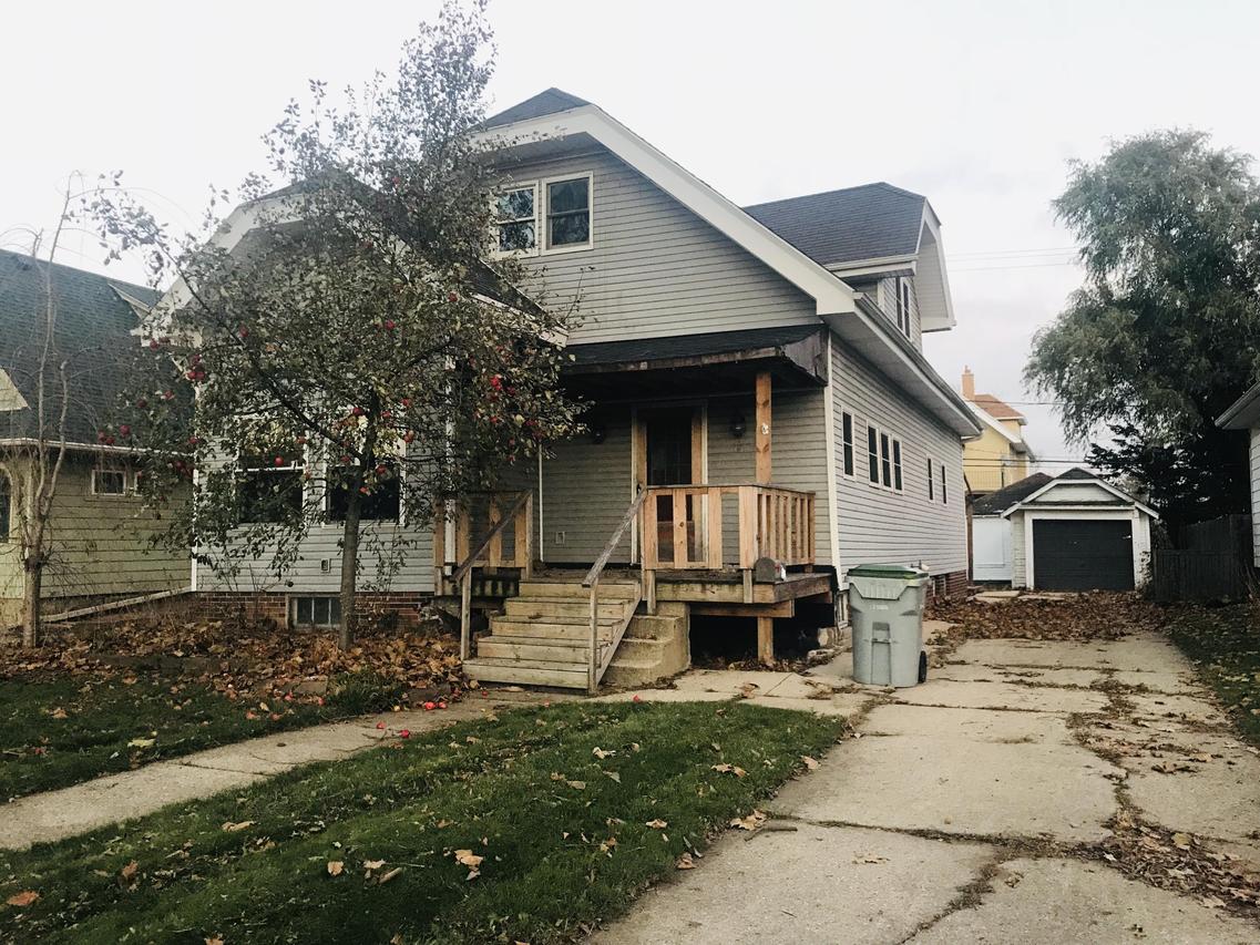 1526 N 58th St, Milwaukee, WI 53208