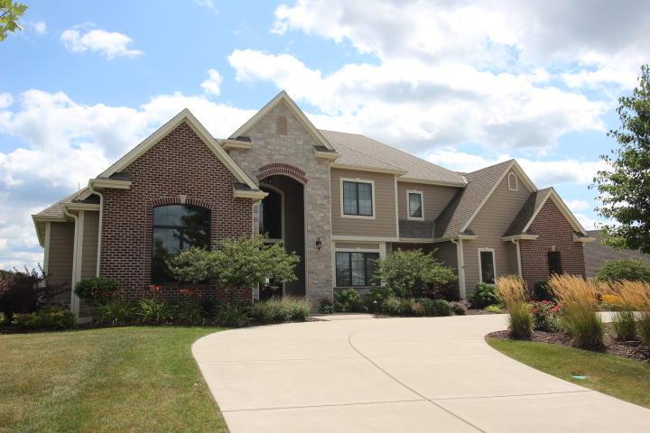 1241 Mary Hill, Hartland, WI 53029