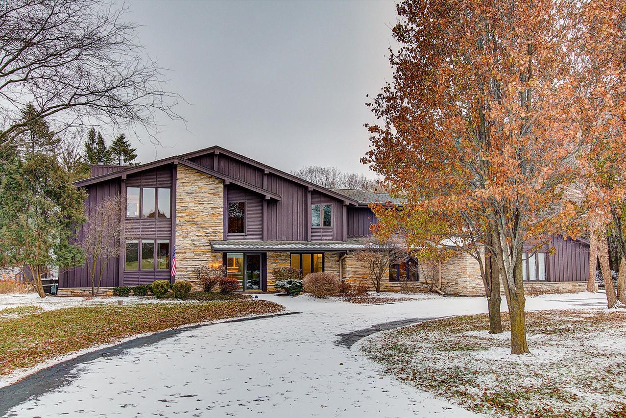 W309N6698 Caddy Ct, Merton, WI 53029