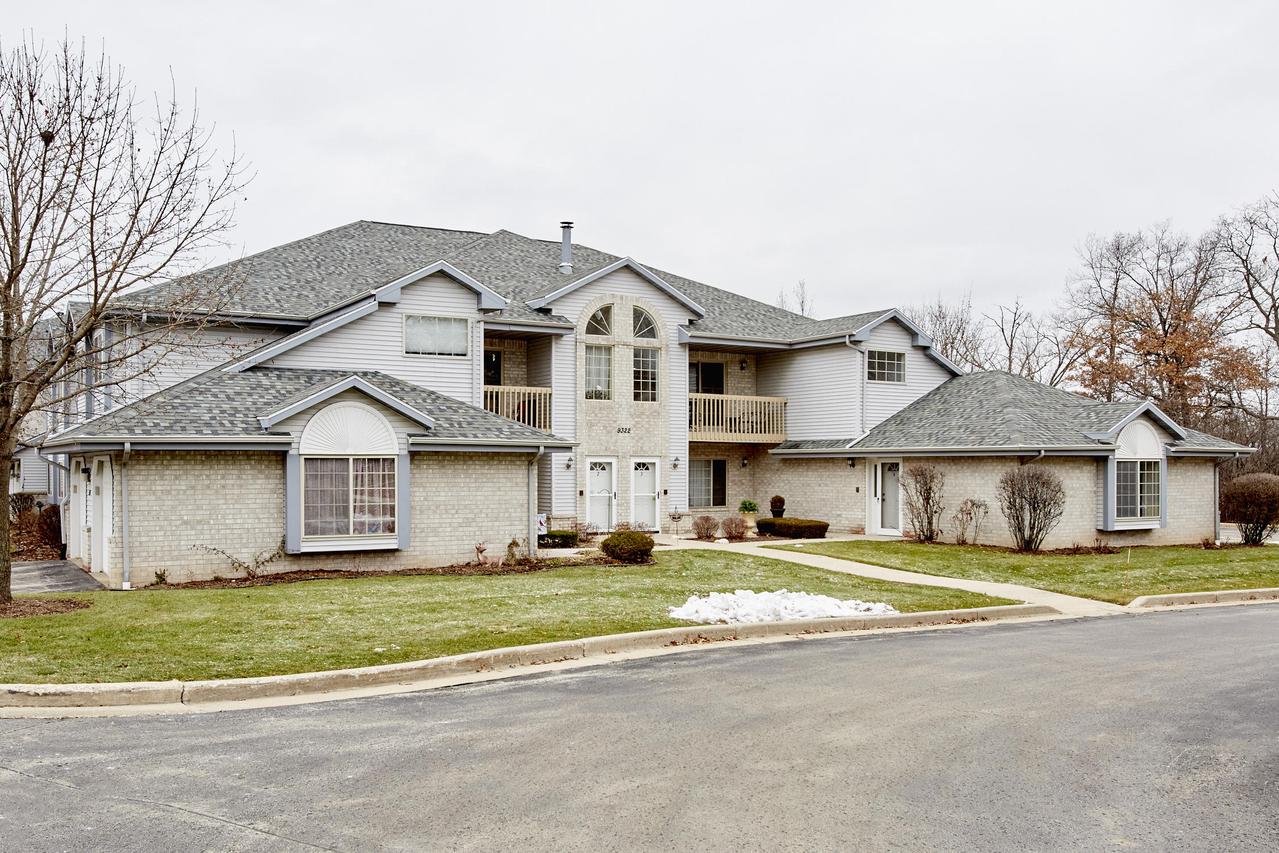 9322 W Loomis Rd #4, Franklin, WI 53132
