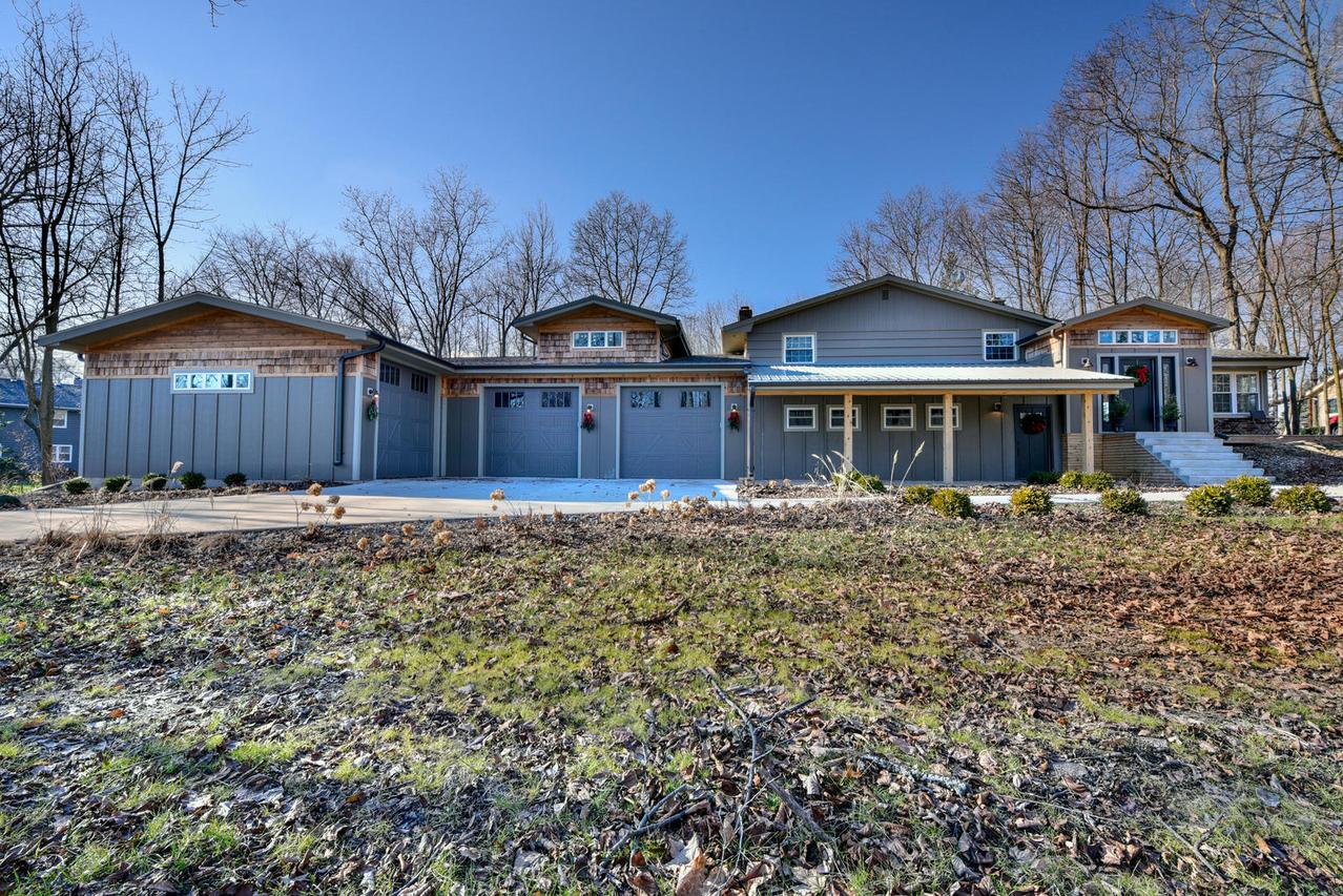 8525 S 44th St, Franklin, WI 53132