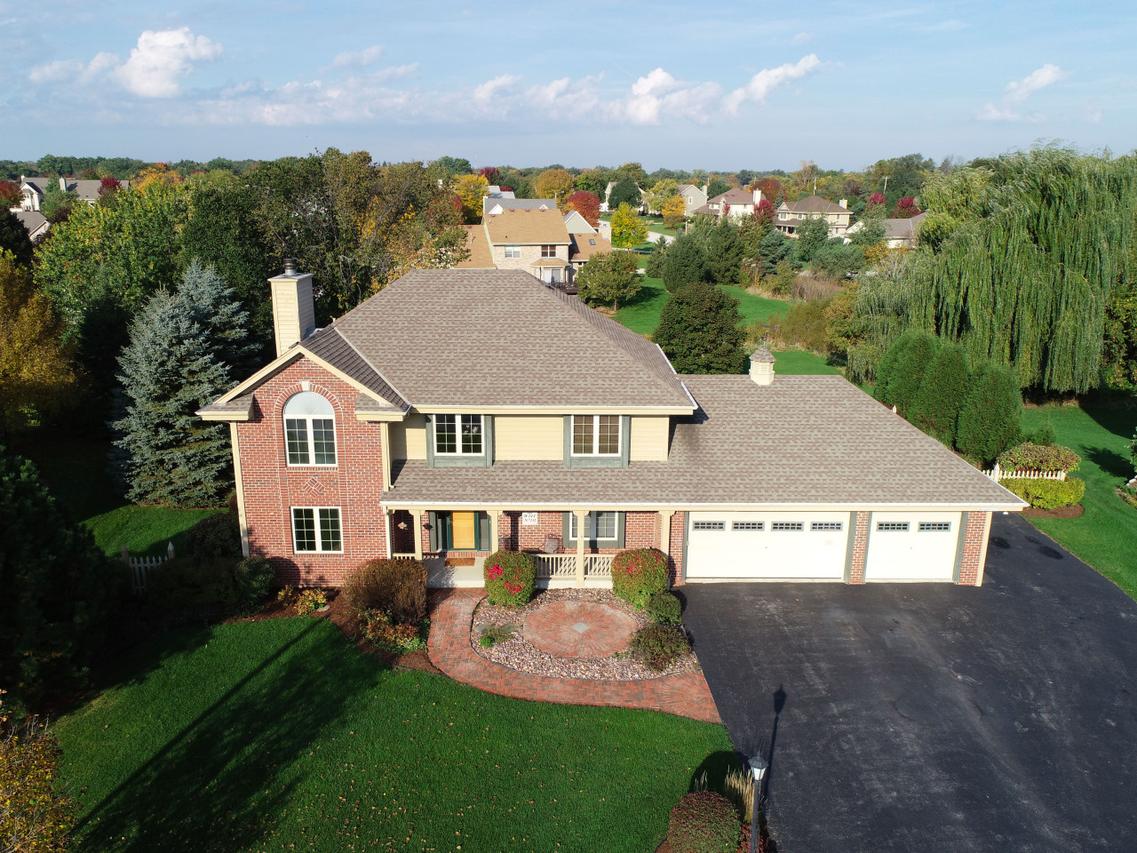 W144N7131 Terrace Dr, Menomonee Falls, WI 53051