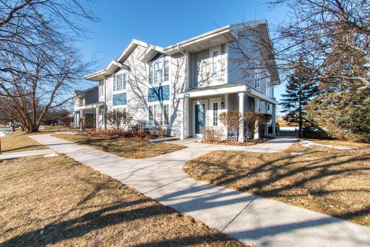 518 Geneva National Ave. #6-66, Geneva, WI 53147