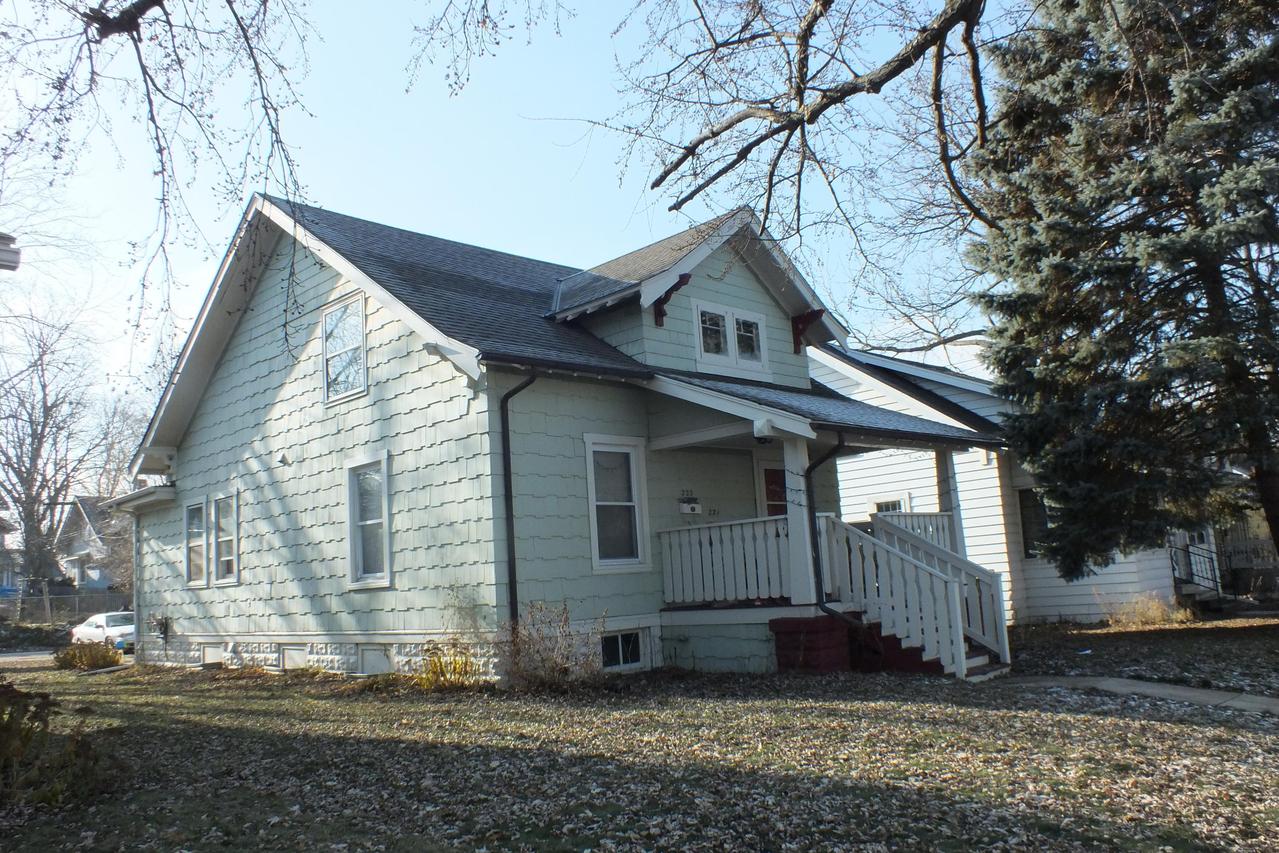 221 Wilson Ave #223, Waukesha, WI 53186