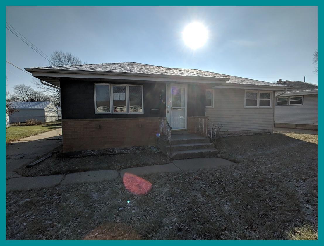 7819 W Lynmar Ct, Milwaukee, WI 53222
