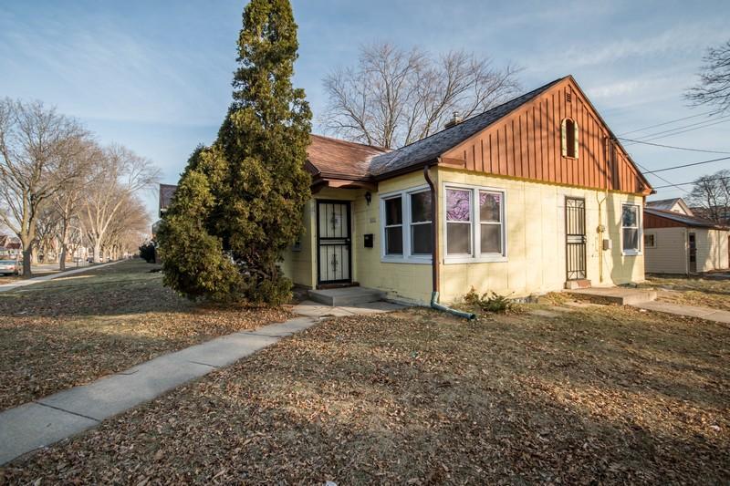 4502 N 28th St, Milwaukee, WI 53209